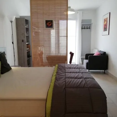 33 Ter Bon Pied A Terre *